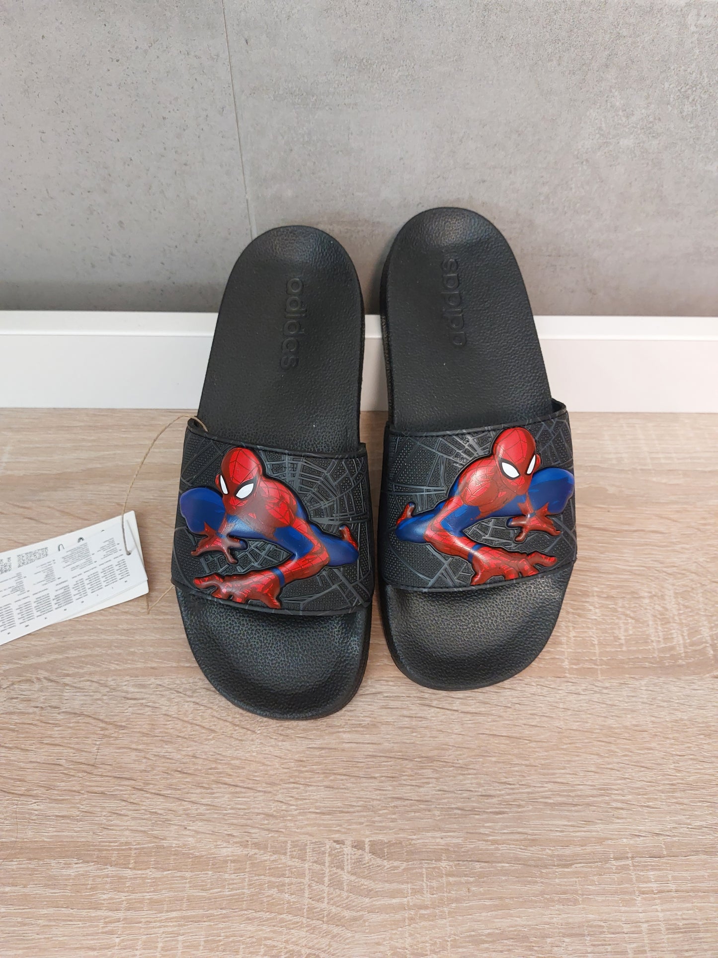 Adidas Adilette Spiderman Marvel Slipper 37