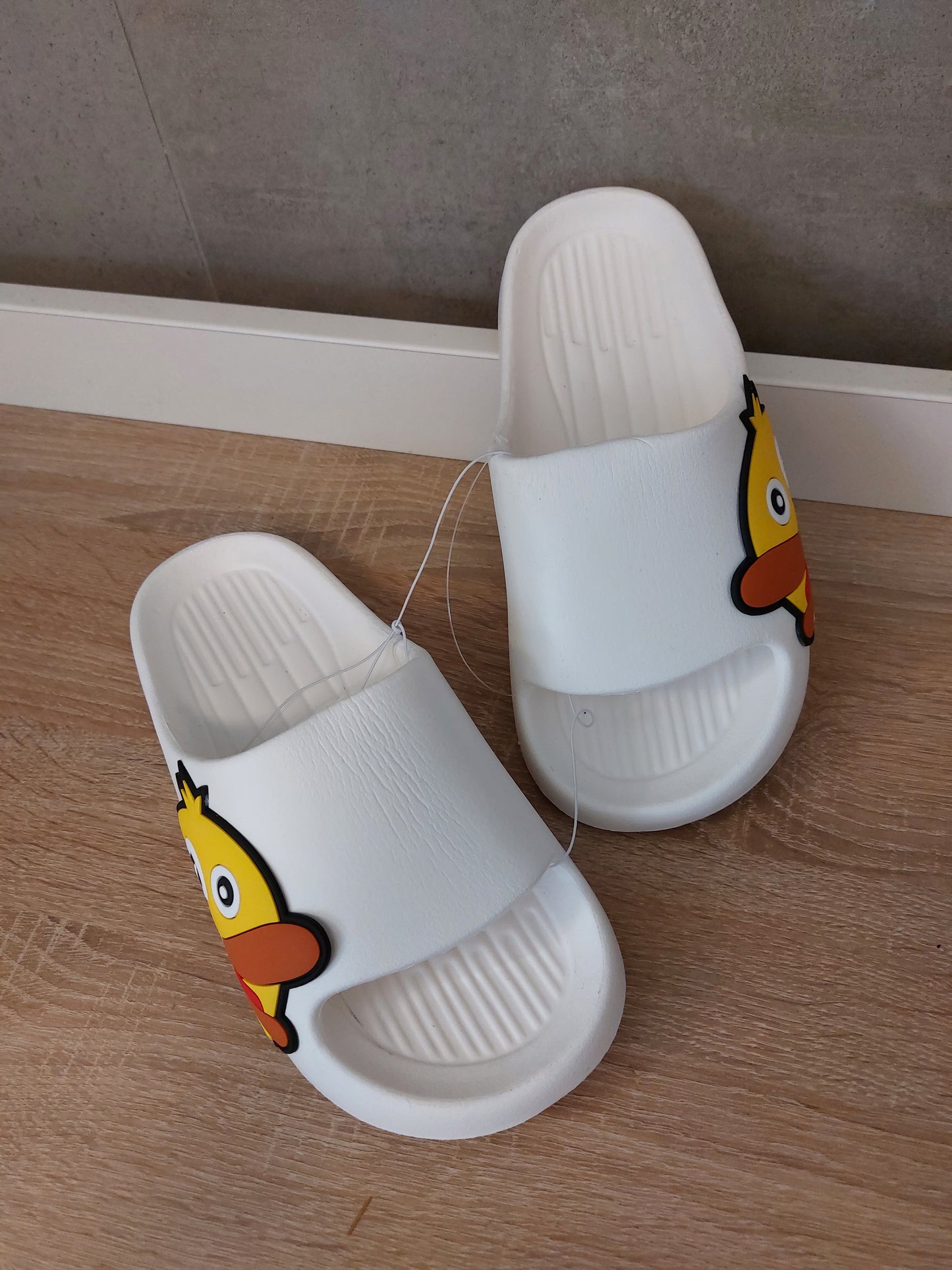 Slipper Pantoletten Cartoon Comic oversized Ente