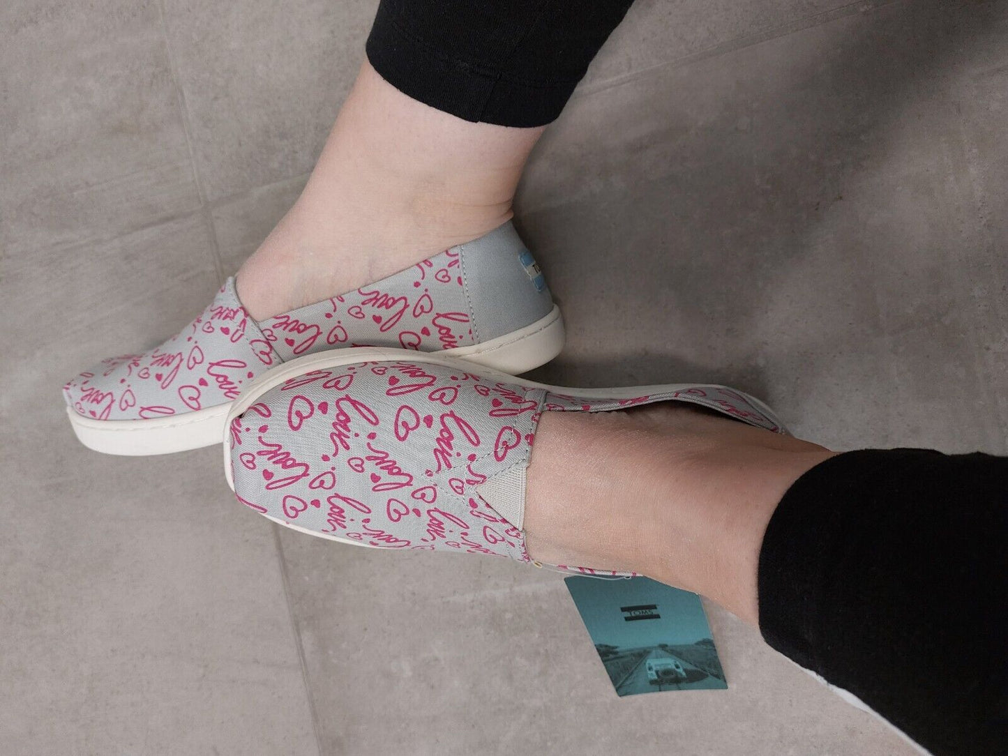TOMS J Slipper Schlupf Sneaker grau-pink canvas Schriftzug 37 38
