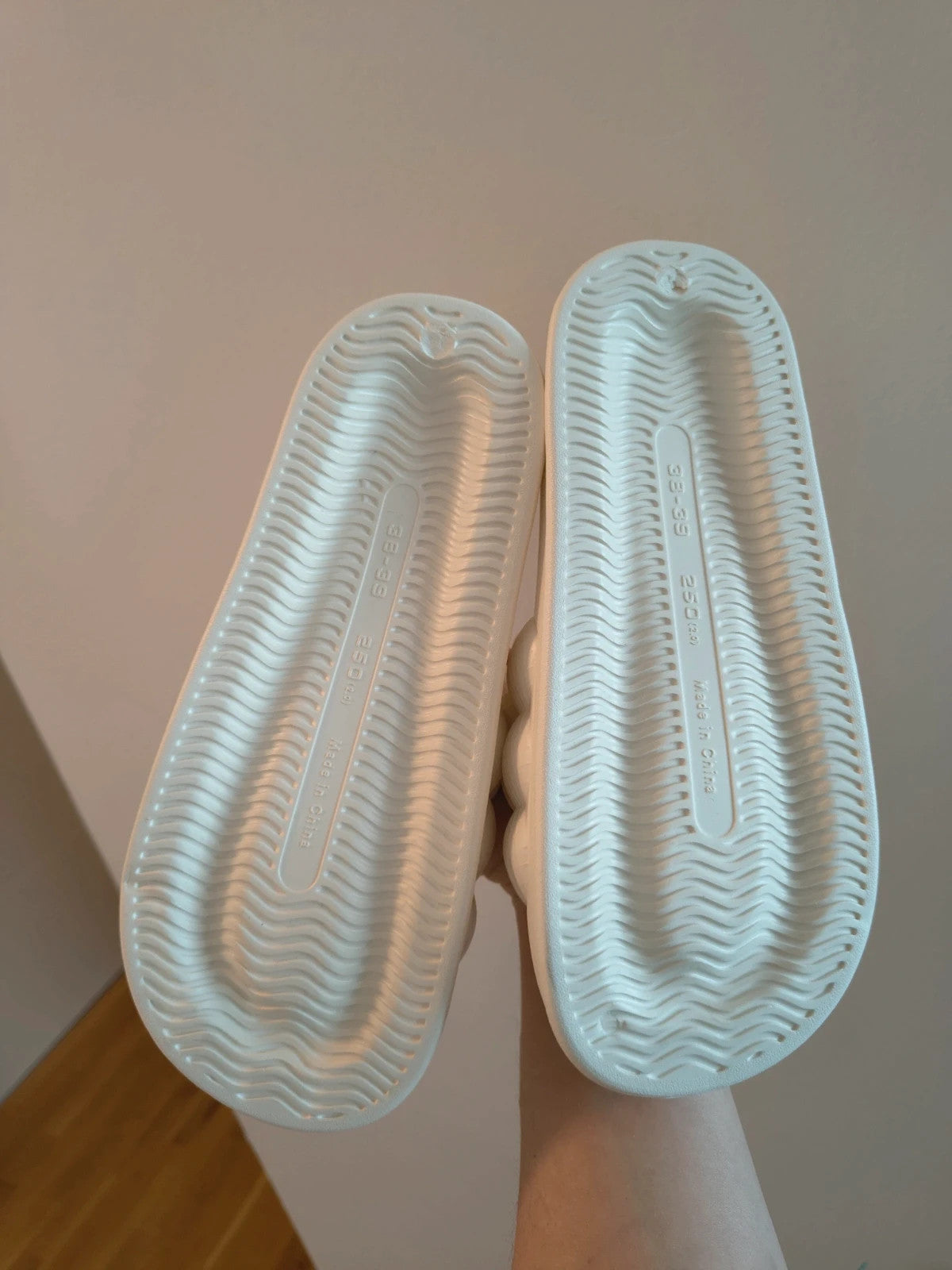 Slipper cream slides synthetic material, size 38, minimalistic design.