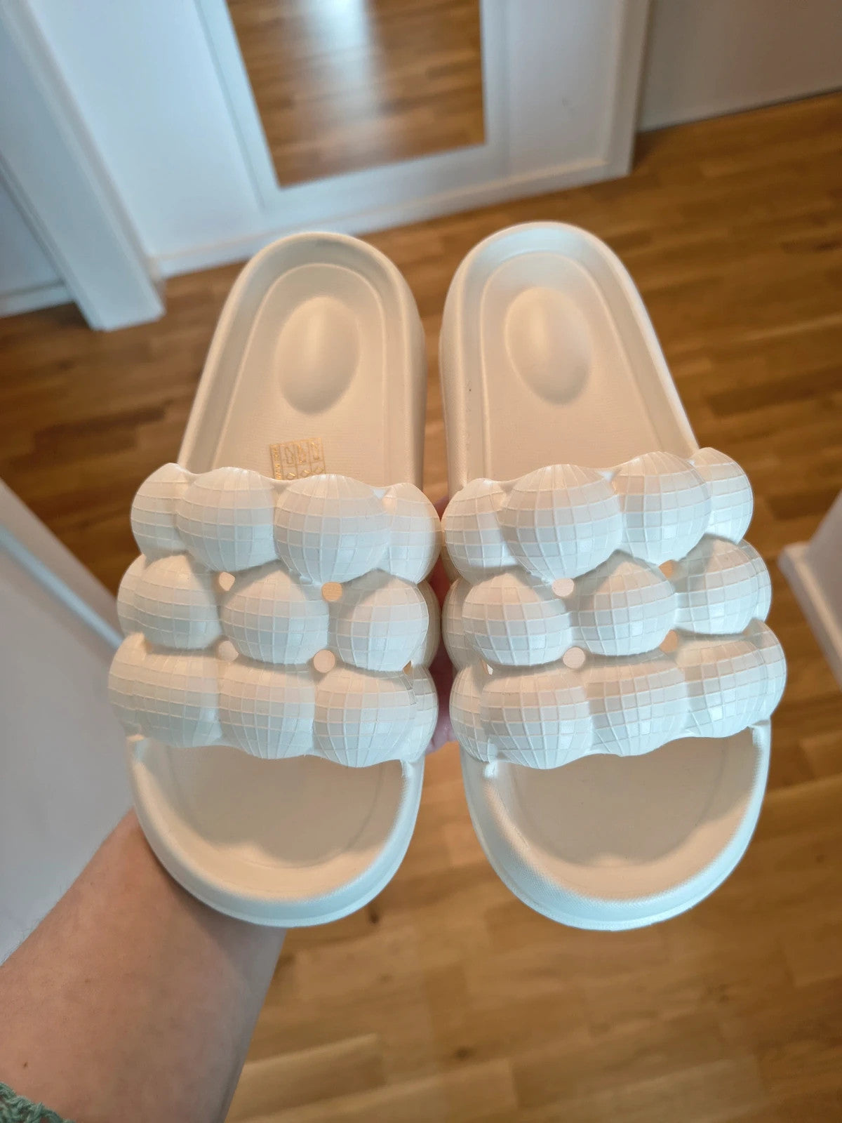 Slipper cream slides synthetic material, size 38, minimalistic design.