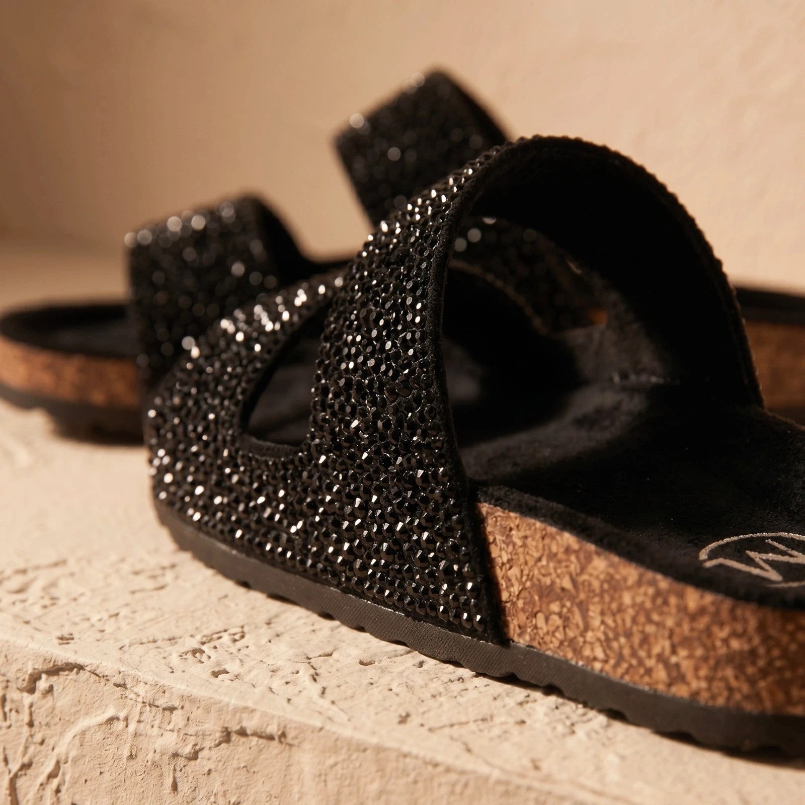 ALS black slides with glitter detail, synthetic material, size 39.