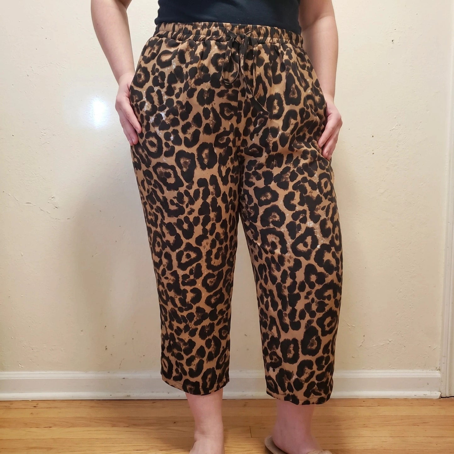 Chino trousers brown synthetic fabric leopard print pattern 4XL size.
