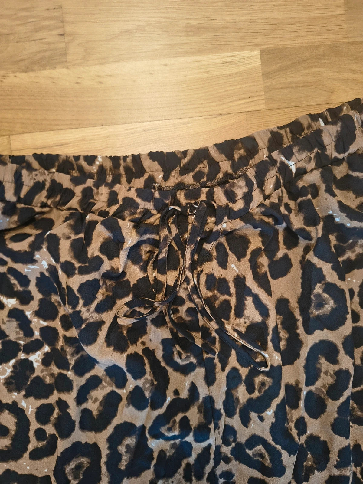 Chino trousers brown synthetic fabric leopard print pattern 4XL size.