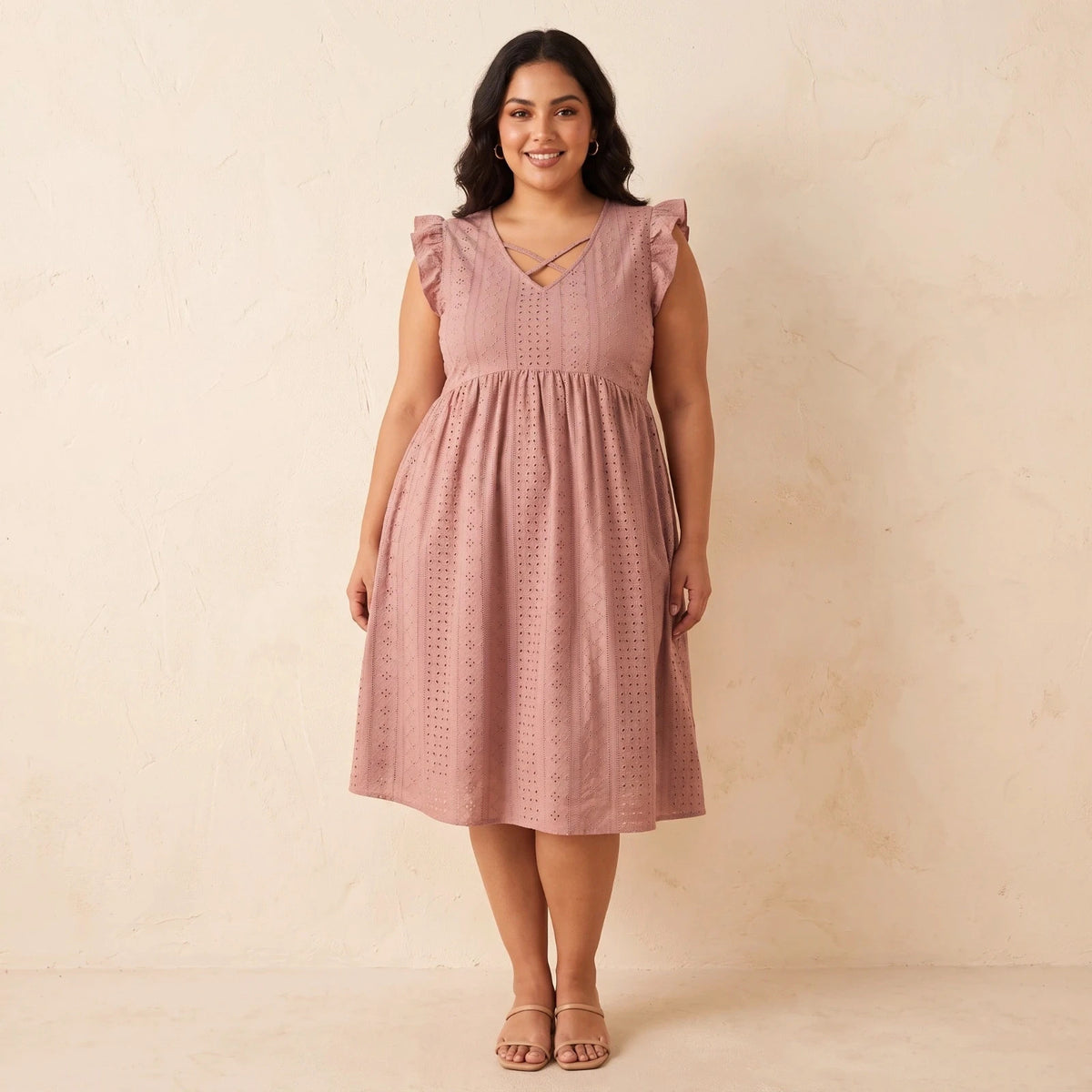 Minikleid pink linen dress with light fabric and summer style details.