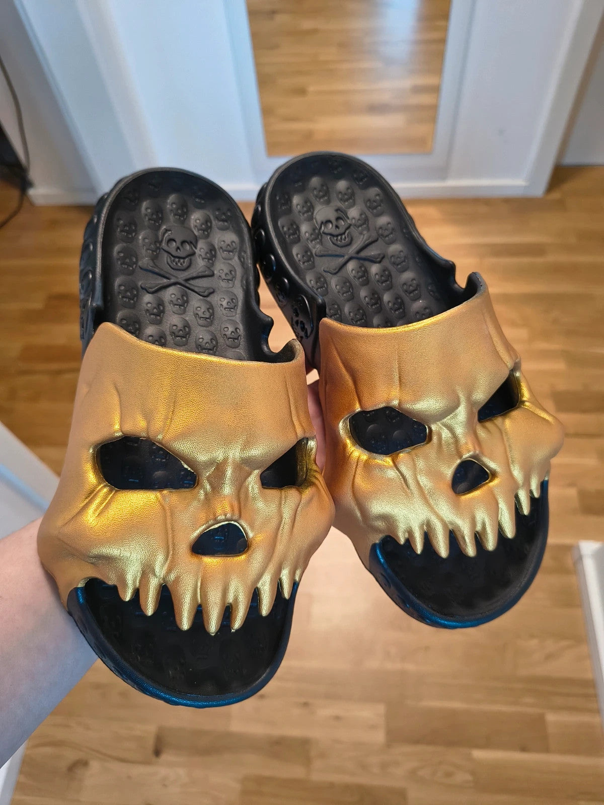 ALS black slides with gold logo, synthetic material, designed for men.