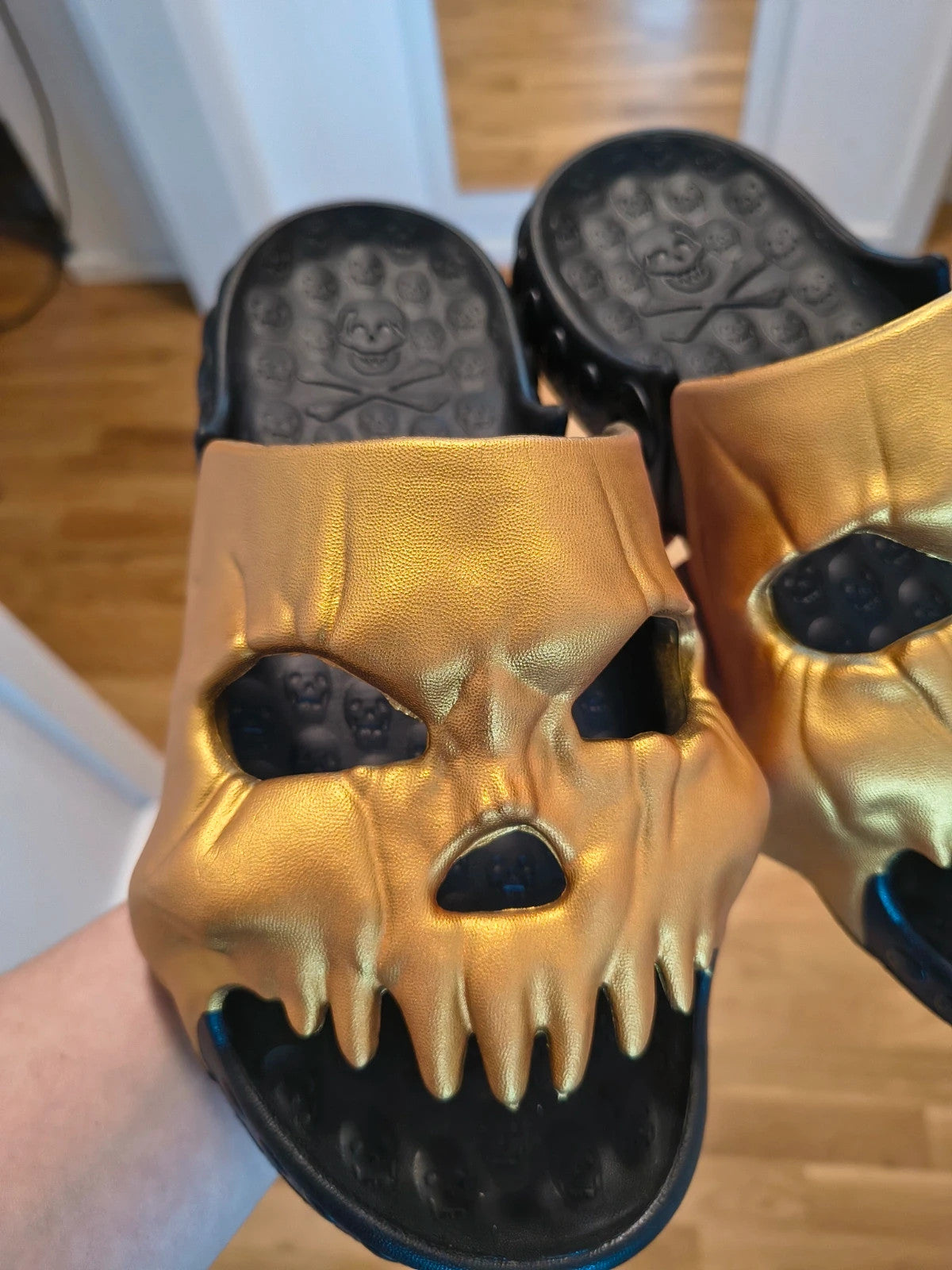 ALS black slides with gold logo, synthetic material, designed for men.