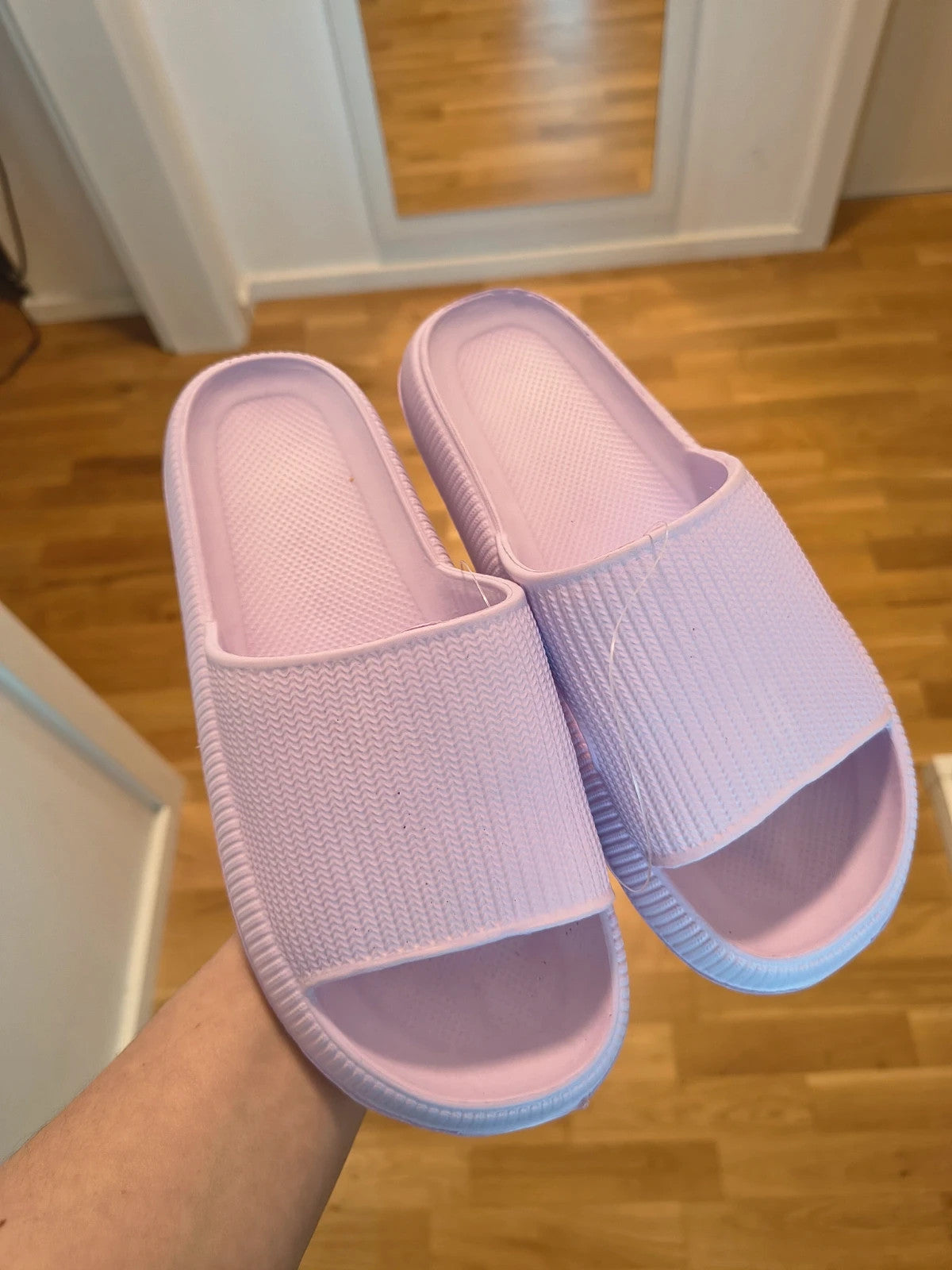 ALS purple slides synthetic material lightweight design suitable for sizes 38.5 to 39.