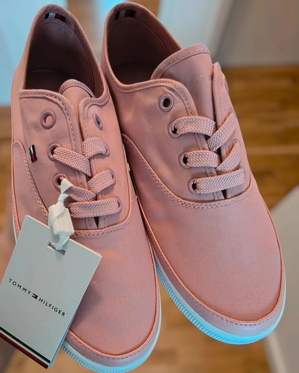 Tommy Hilfiger pink trainers synthetic material with logo detail and original box.