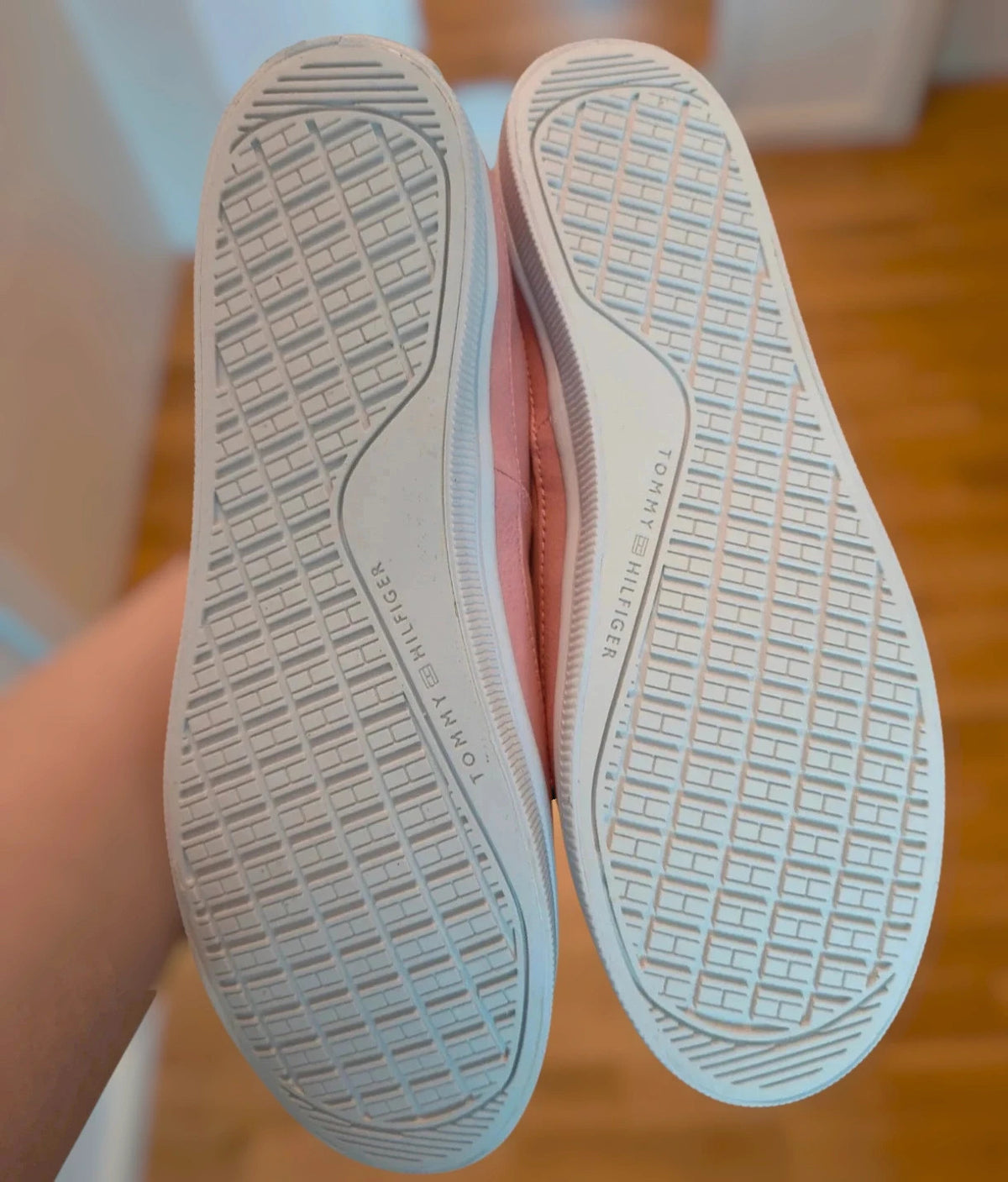 Tommy Hilfiger pink trainers synthetic material with logo detail and original box.