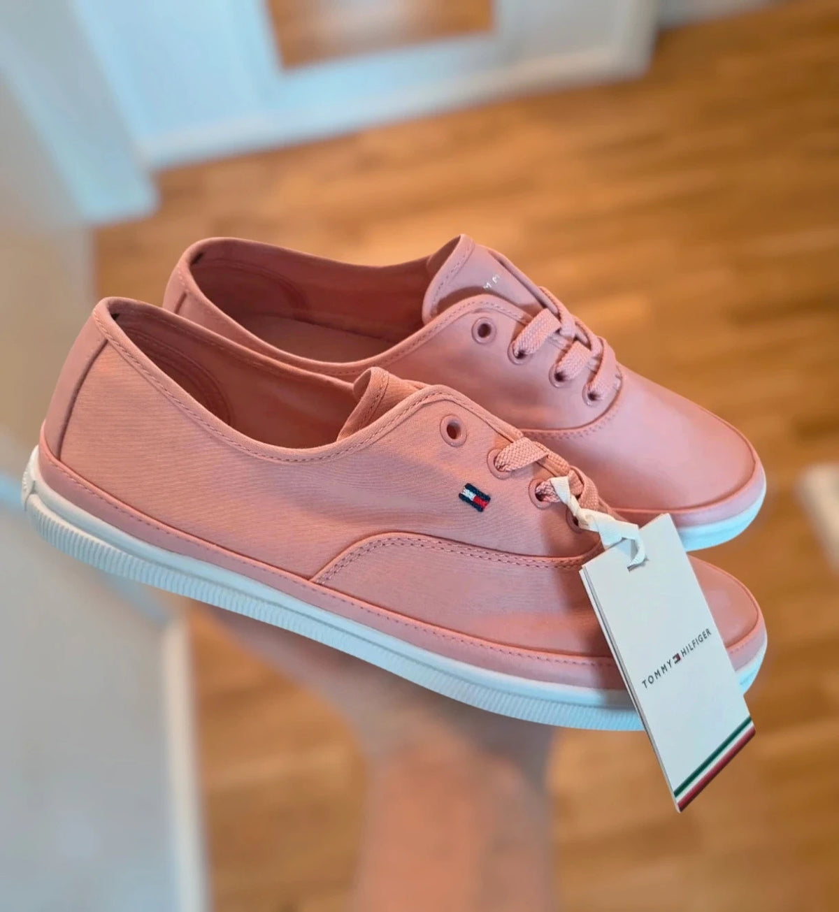Tommy Hilfiger pink trainers synthetic material with logo detail and original box.