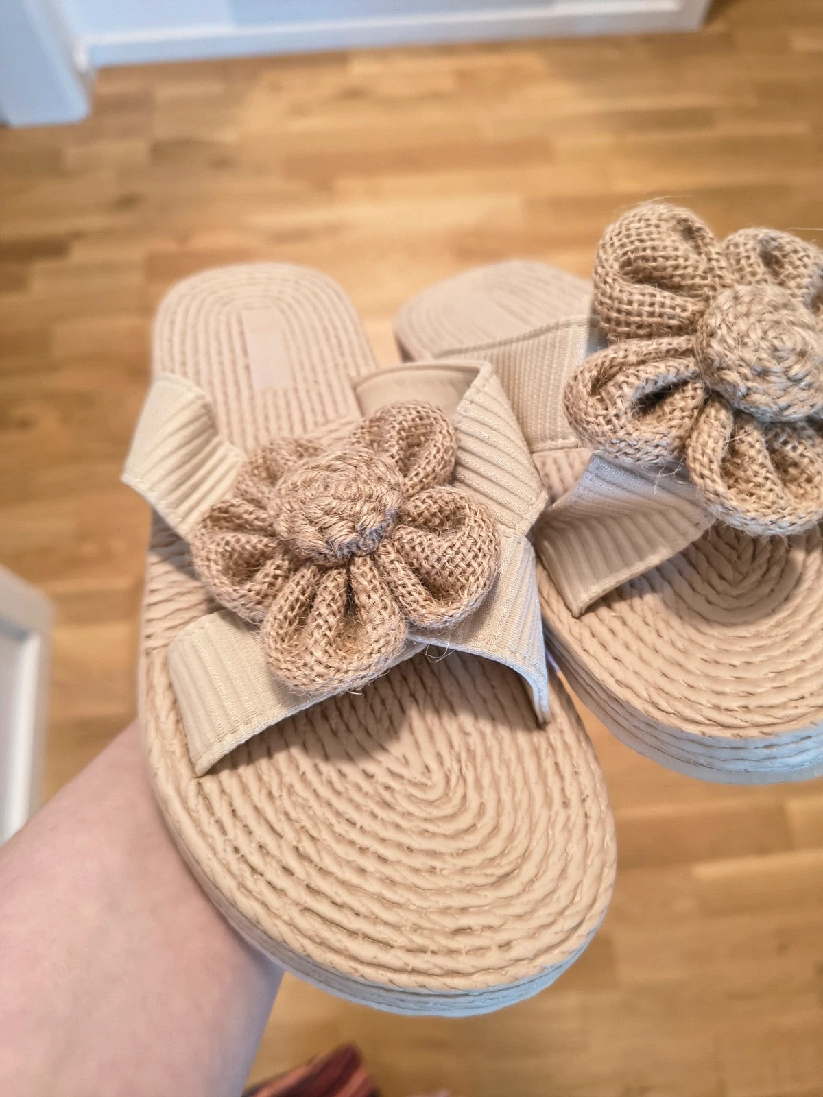 ALS beige slides synthetic material with subtle logo detailing.