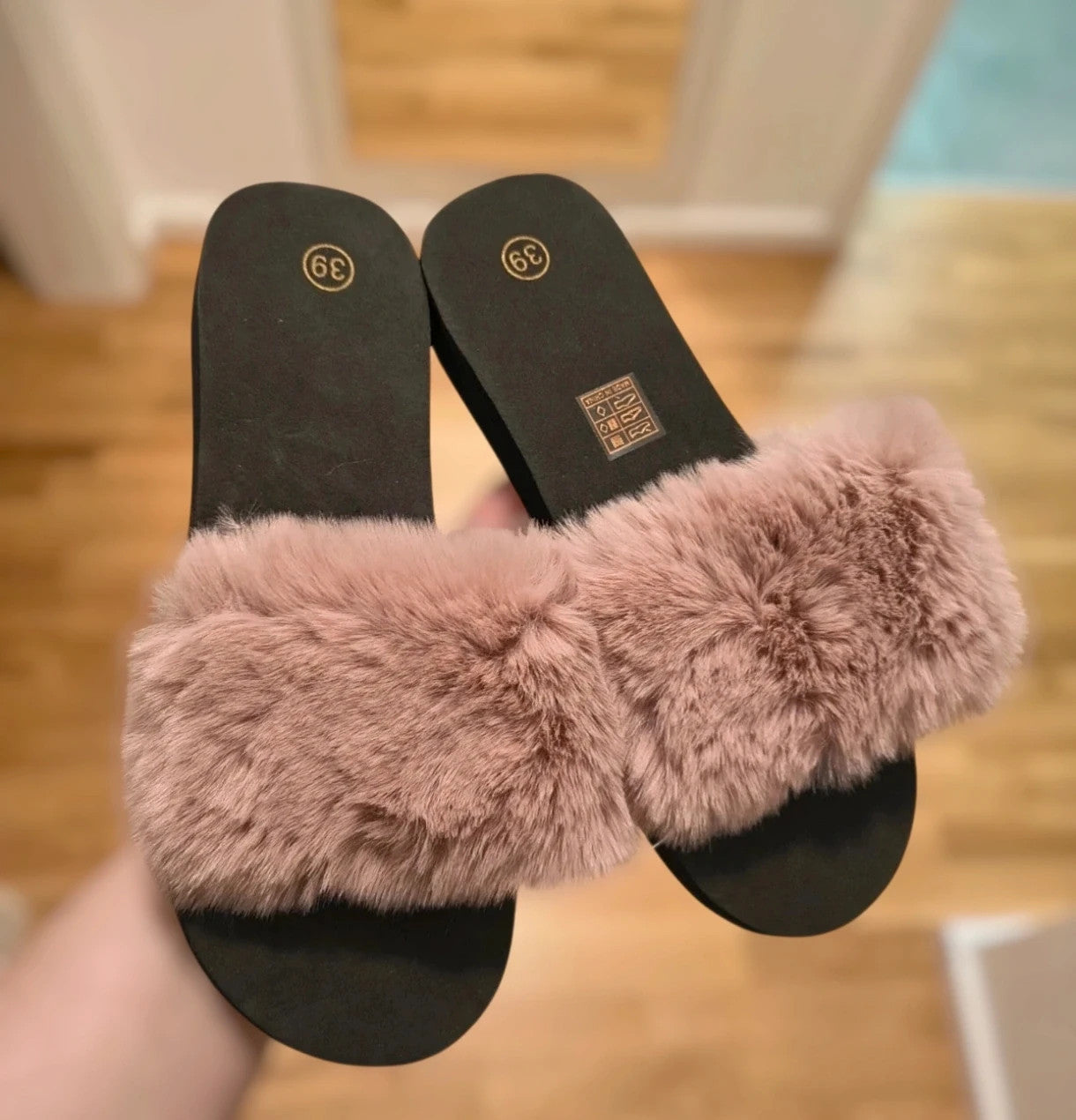 ALS black and pink slides with fluffy elements, synthetic material, size 38.