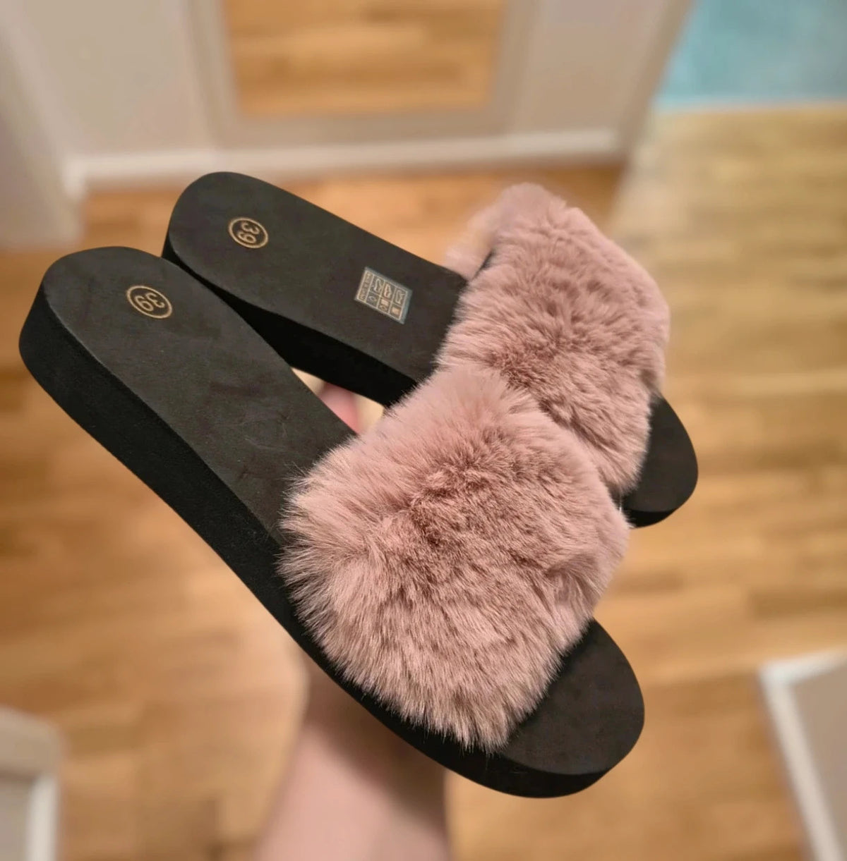 ALS black and pink slides with fluffy elements, synthetic material, size 38.