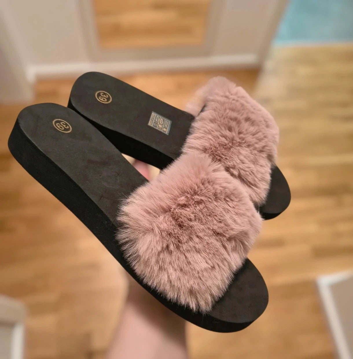 ALS black and pink slides with fluffy elements, synthetic material, size 38.