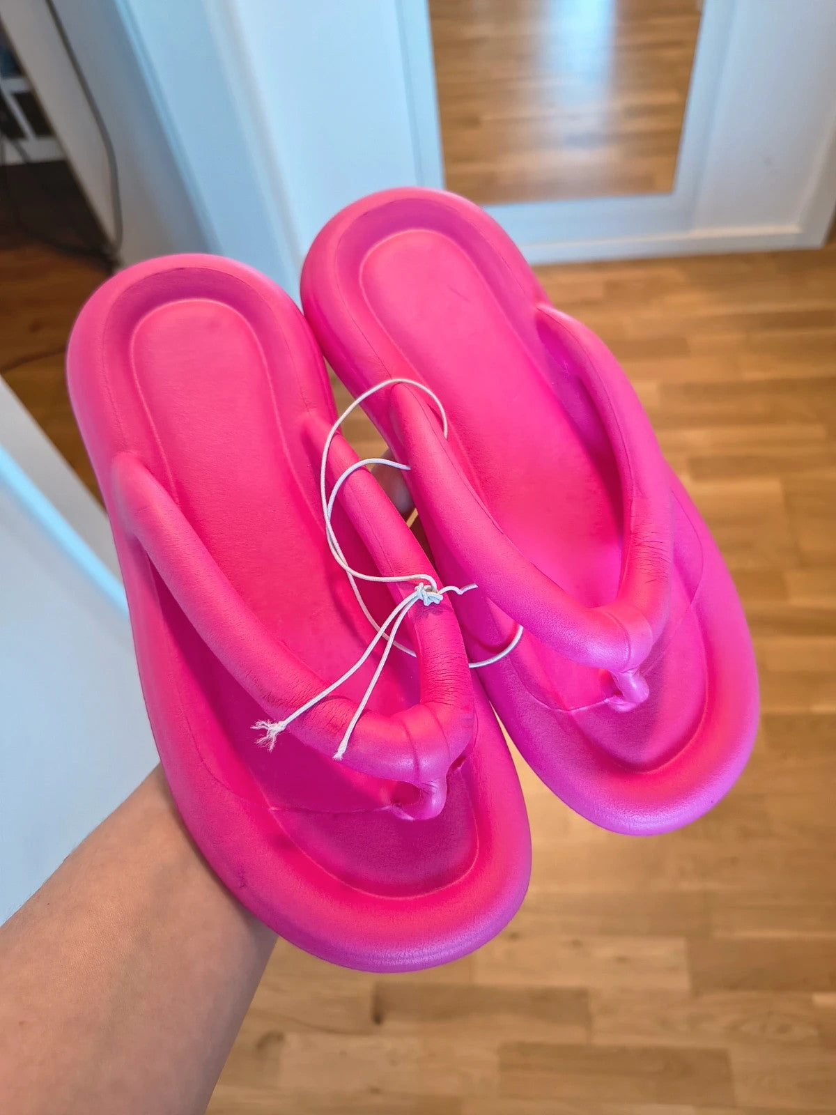 ALS pink slides synthetic material with toe separator design.