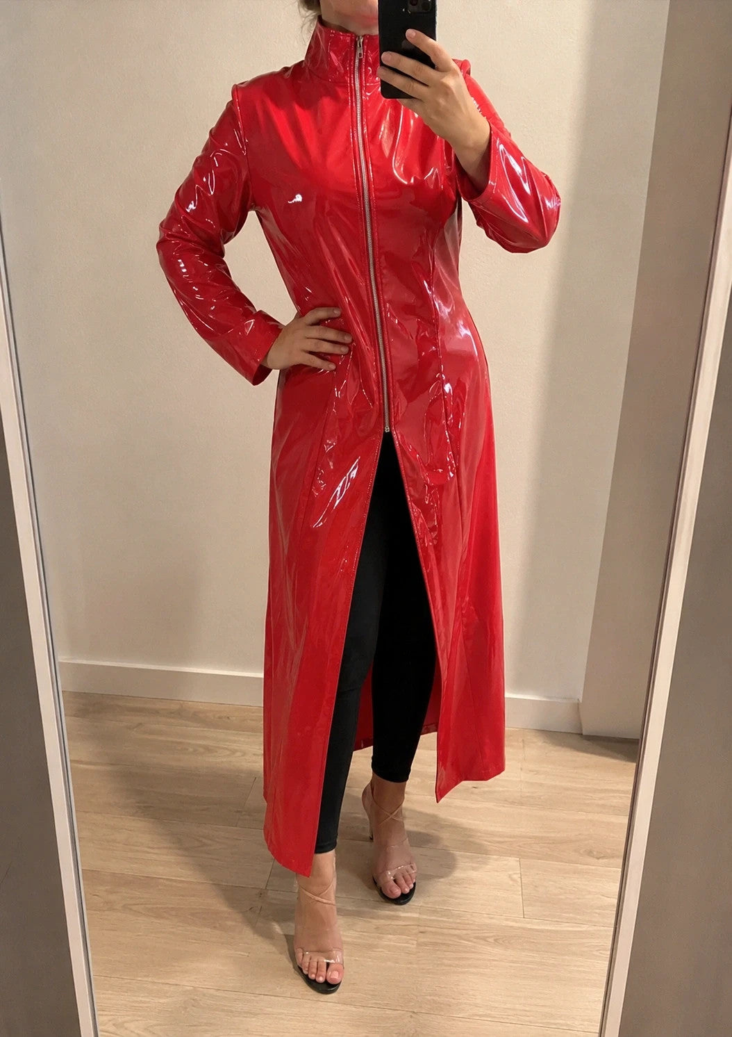REI red wetlook jacket high collar shiny PU-leather figure-hugging design