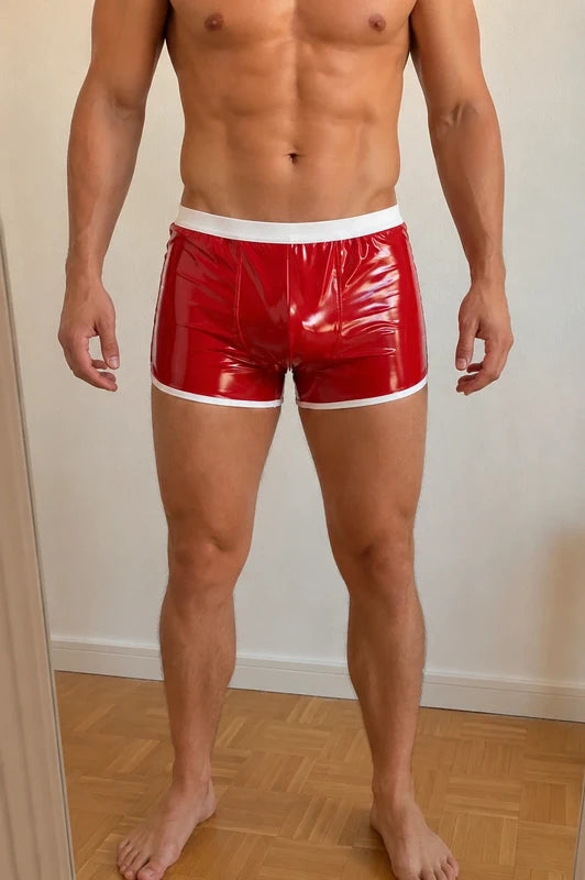 Herren red shorts with white contrast, glossy wetlook material, elastic waistband.