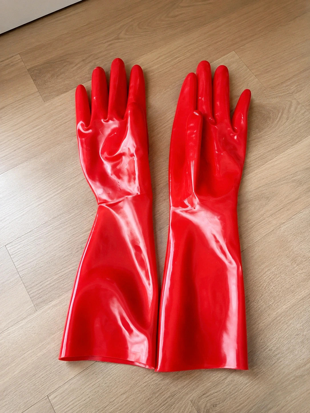 Herren red latex gloves shiny finish long design elegant fit unisex size S