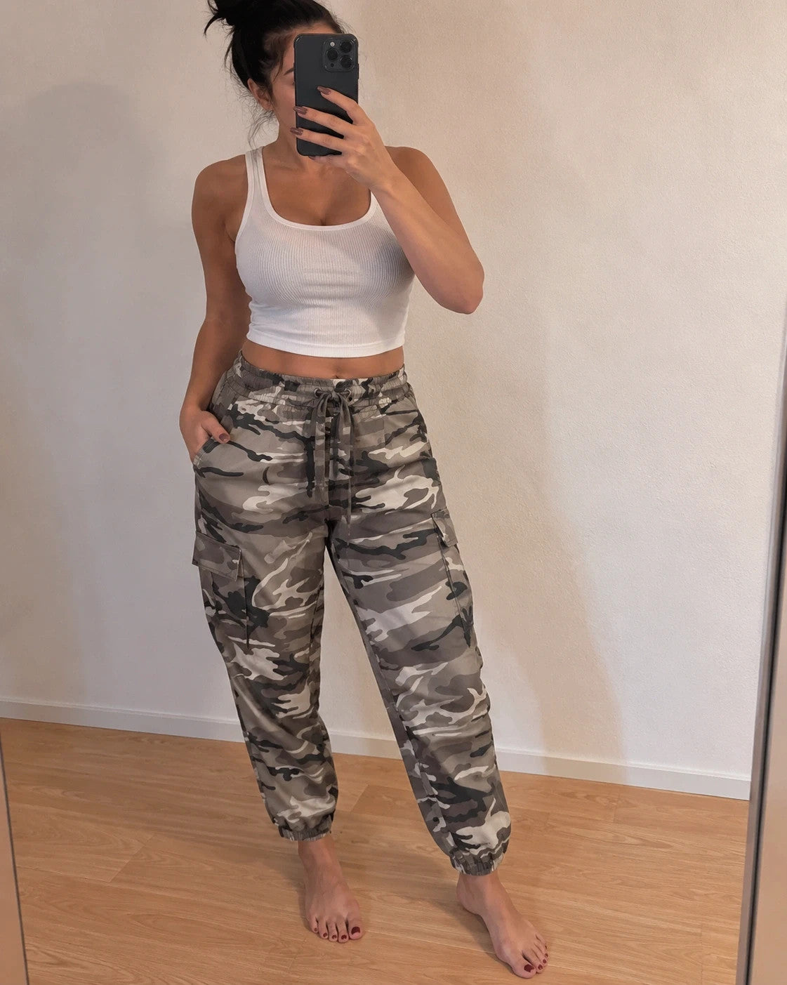 SheIn grey camouflage joggers with large cargo pockets and drawstring waistband.