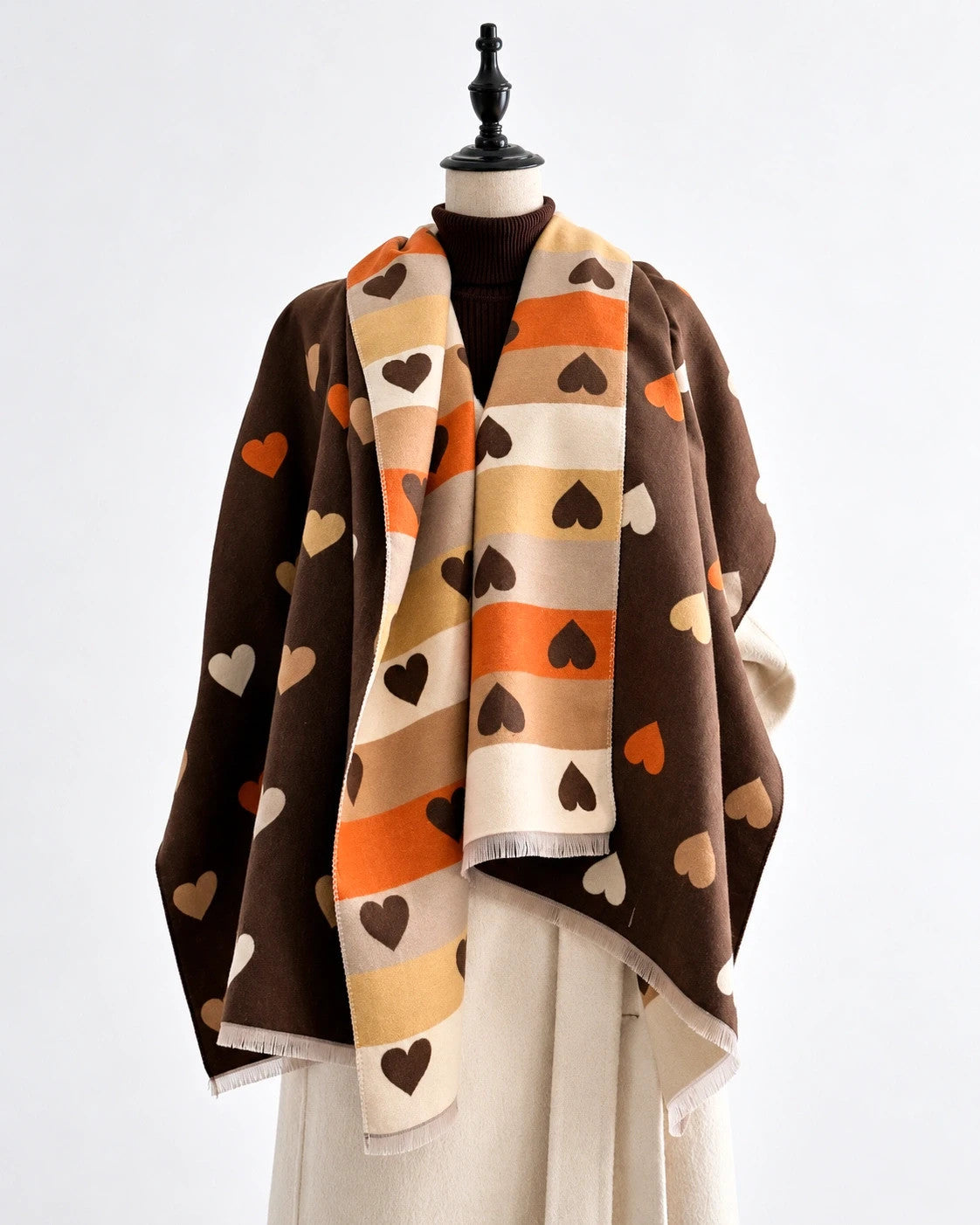 XXL brown shawl with heart pattern, reversible design in warm beige and orange tones.