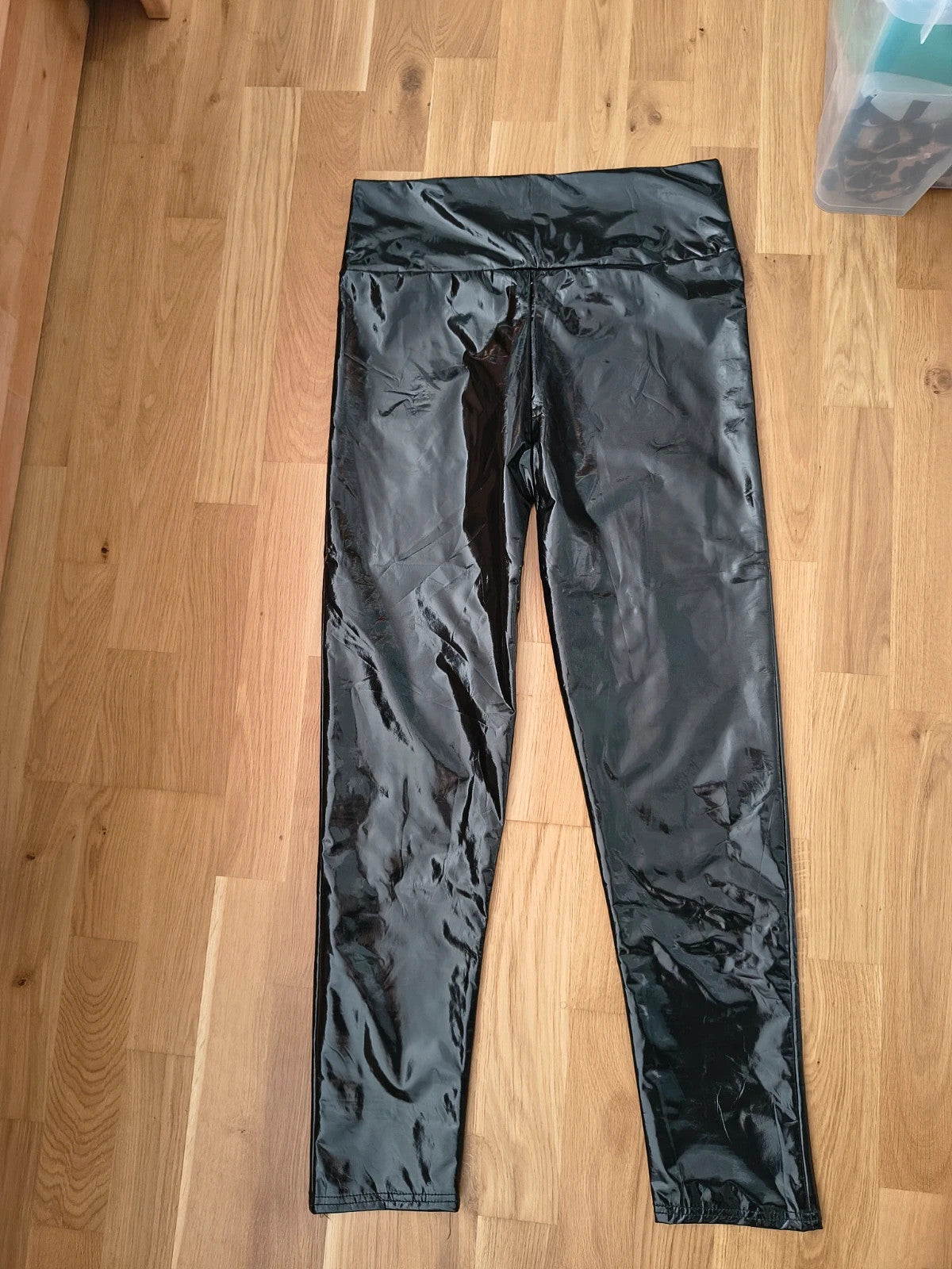 Leggings black bicycle tights high-waisted glossy wetlook finish size M