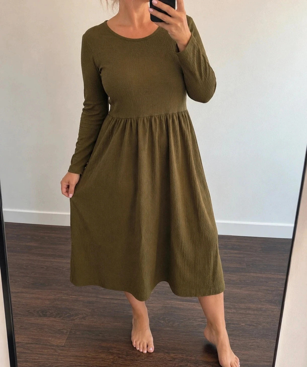 VERO MODA khaki linen maxi dress with long sleeves and round neckline, new with tag.