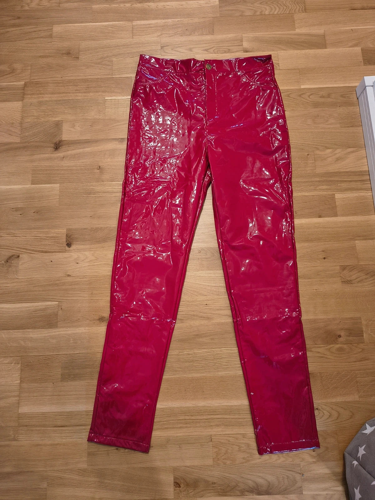 Che red high waist pants glossy finish fake pockets for taller women