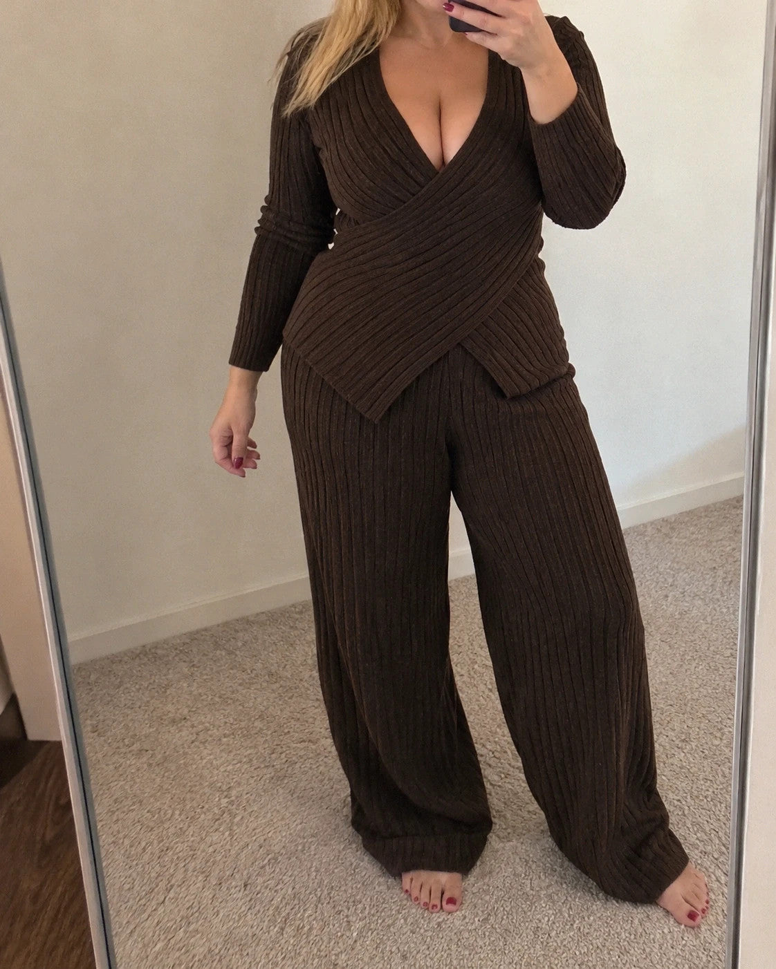 SheIn brown outfit set with ribbed texture, V-neck top and wide-leg pants.