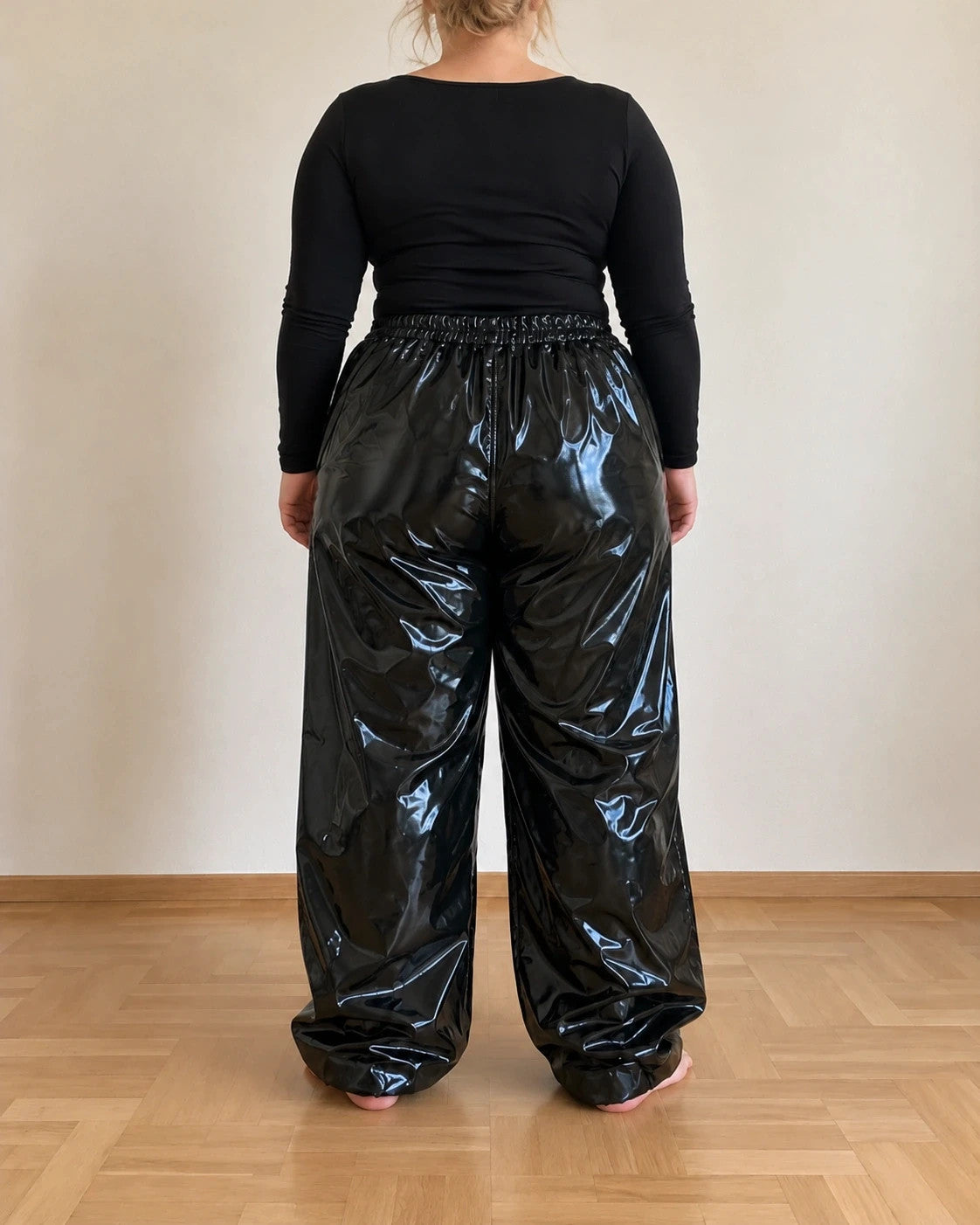 Che black bicycle tights glossy wetlook finish elastic waistband wide leg design
