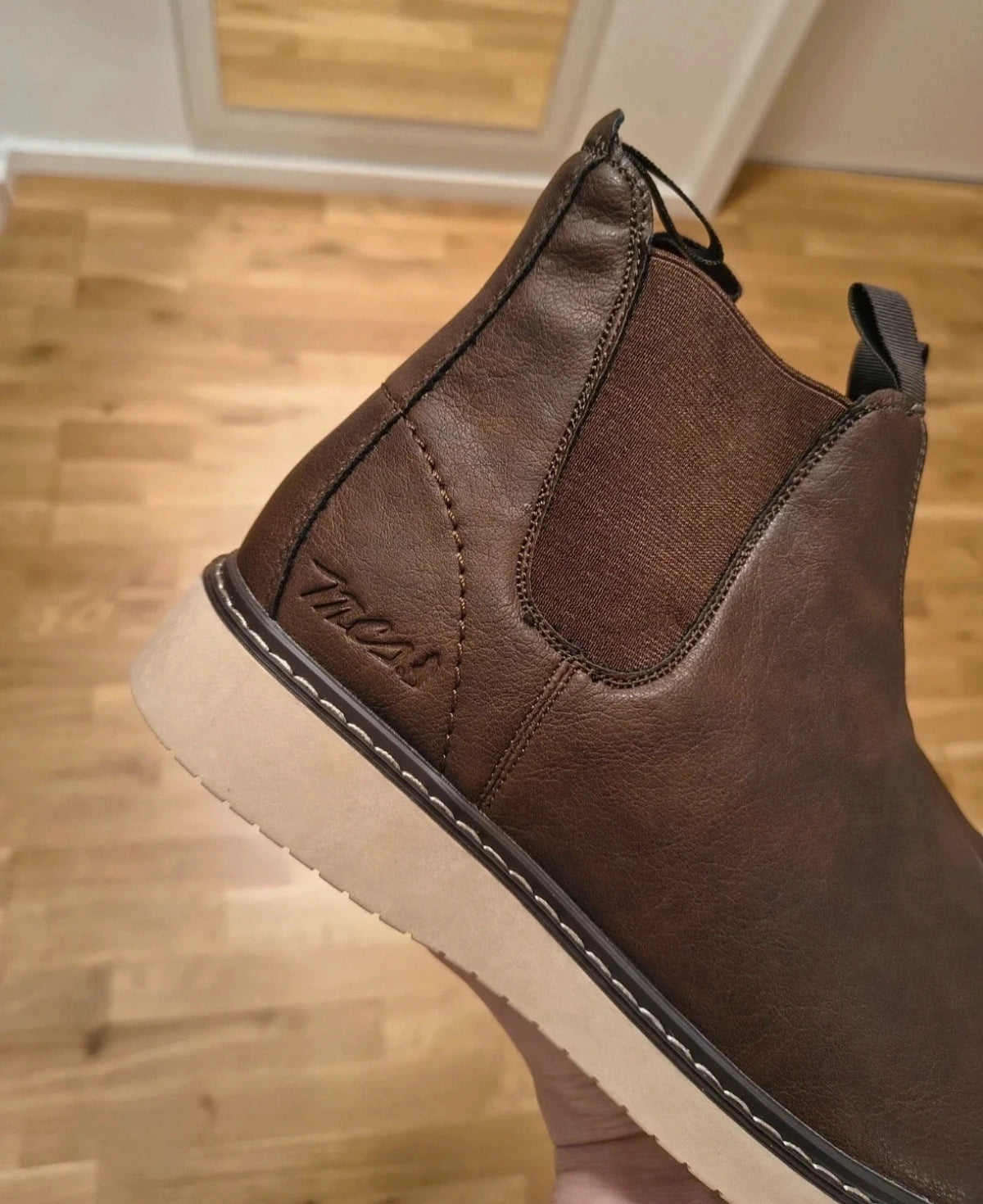 MCS brown winter Chelsea boots, leather-look, elastic side panels, decorative contrast stitching.