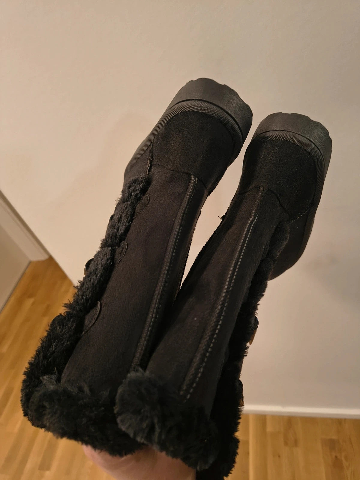 GEF black winter boots soft velour texture decorative toggle closures warm lining