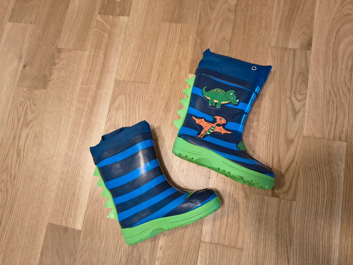 Beck blue and green children's rain boots with dinosaur patterns and rubber sole.