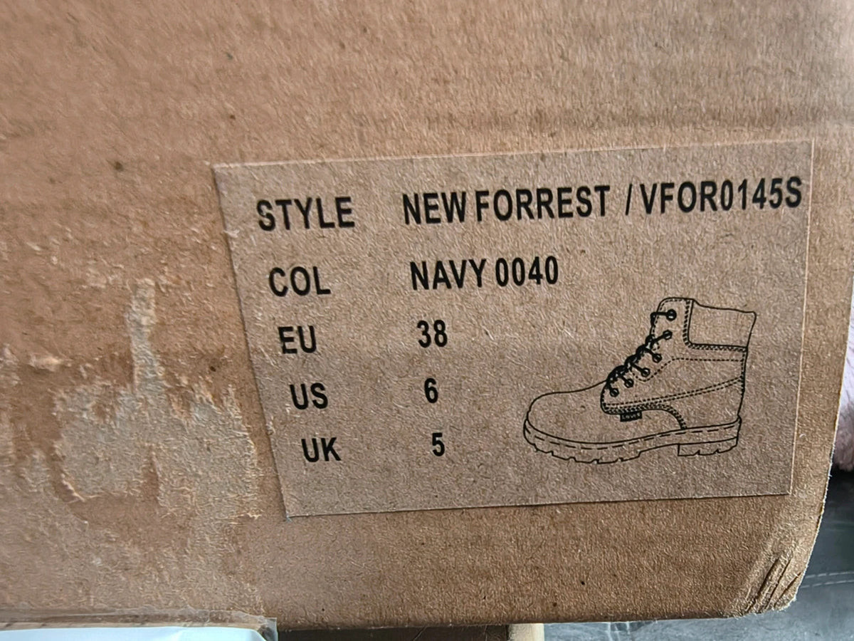 Levi's blue Newforrest boots with red laces and padded collar, size 38.