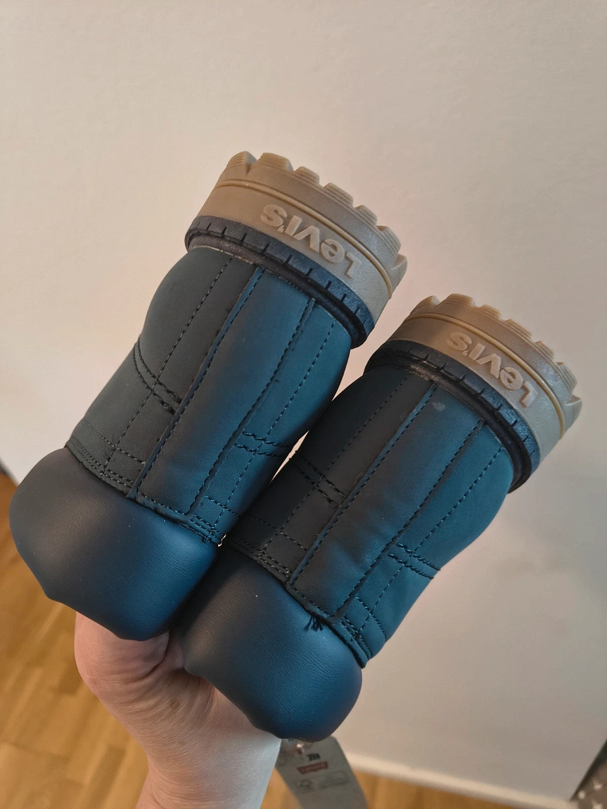 Levi's blue Newforrest boots with red laces and padded collar, size 38.