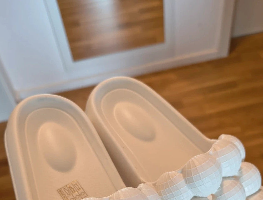 Slipper cream slides synthetic material, size 38, minimalistic design.