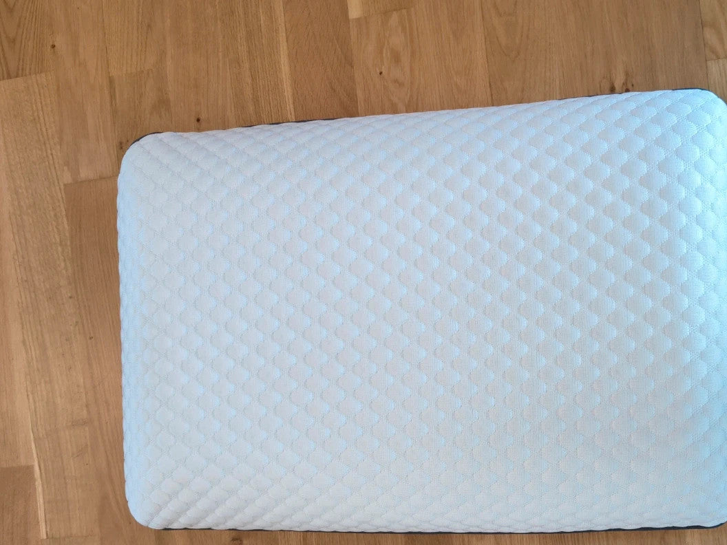 Schaumstoff blue and white throw pillow with orthopaedic foam, never used.