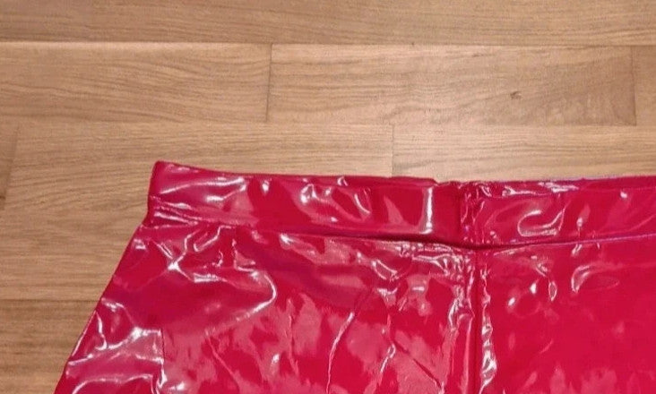 hotpants red shorts shiny latex look synthetic material 33cm length