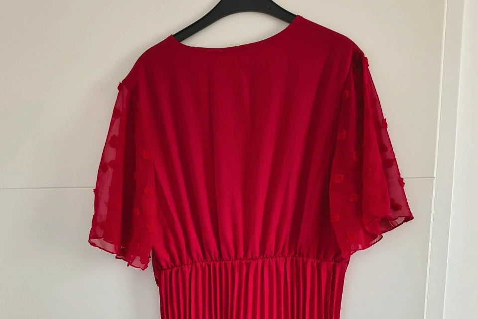 Maxikleid red linen maxi dress with pleats and short sleeves, synthetic material.