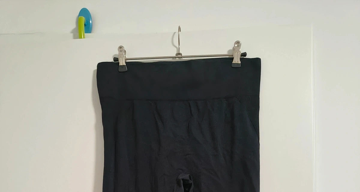 XXL black girls' leggings with ruched back for push-up effect, gently used.