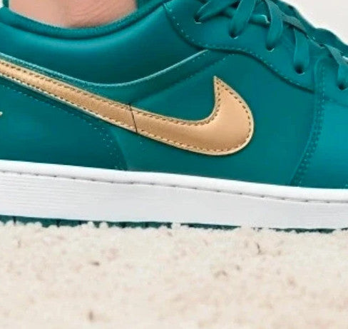 Nike trainers green leather limited edition with original box and logo details.