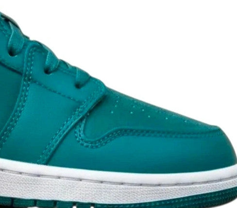Nike trainers green leather limited edition with original box and logo details.