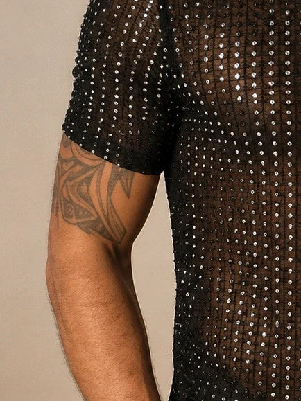 Herren black graphic tee with silver glitter details and semi-transparent mesh fabric.