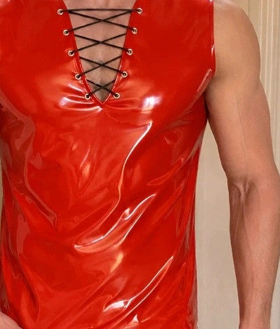 Herren red sleeveless shirt with shiny wetlook finish and black lace-up neckline.