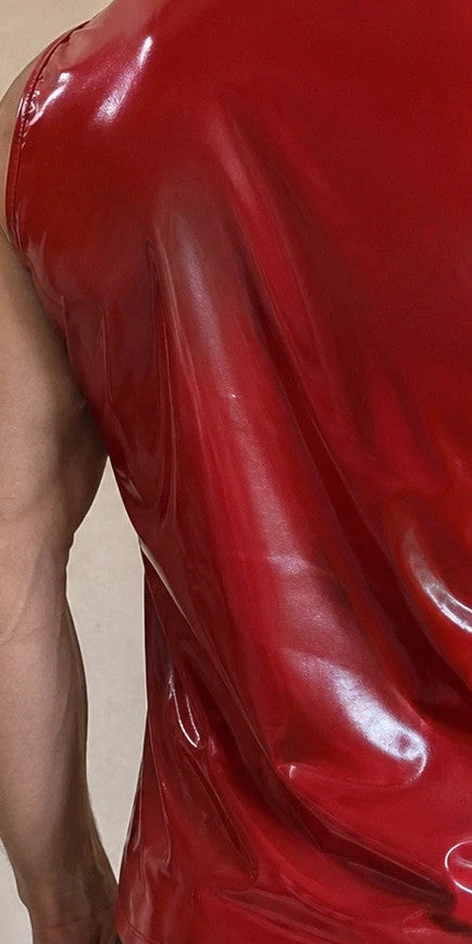 Herren red sleeveless shirt with shiny wetlook finish and black lace-up neckline.