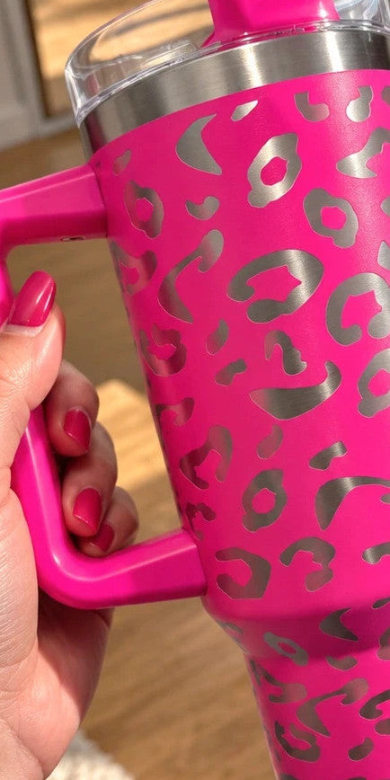 Thermoskanne pink tumbler with silver leopard print and handle, 1200 ml capacity.