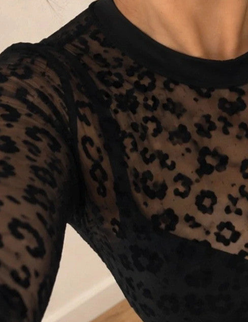 Black long-sleeve body with transparent mesh and leopard pattern, size L.