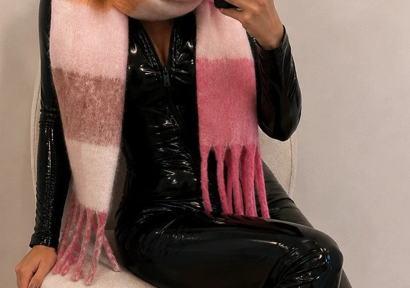 XXL multi-coloured scarf in pink, beige, and orange with long fringes, soft polyester.