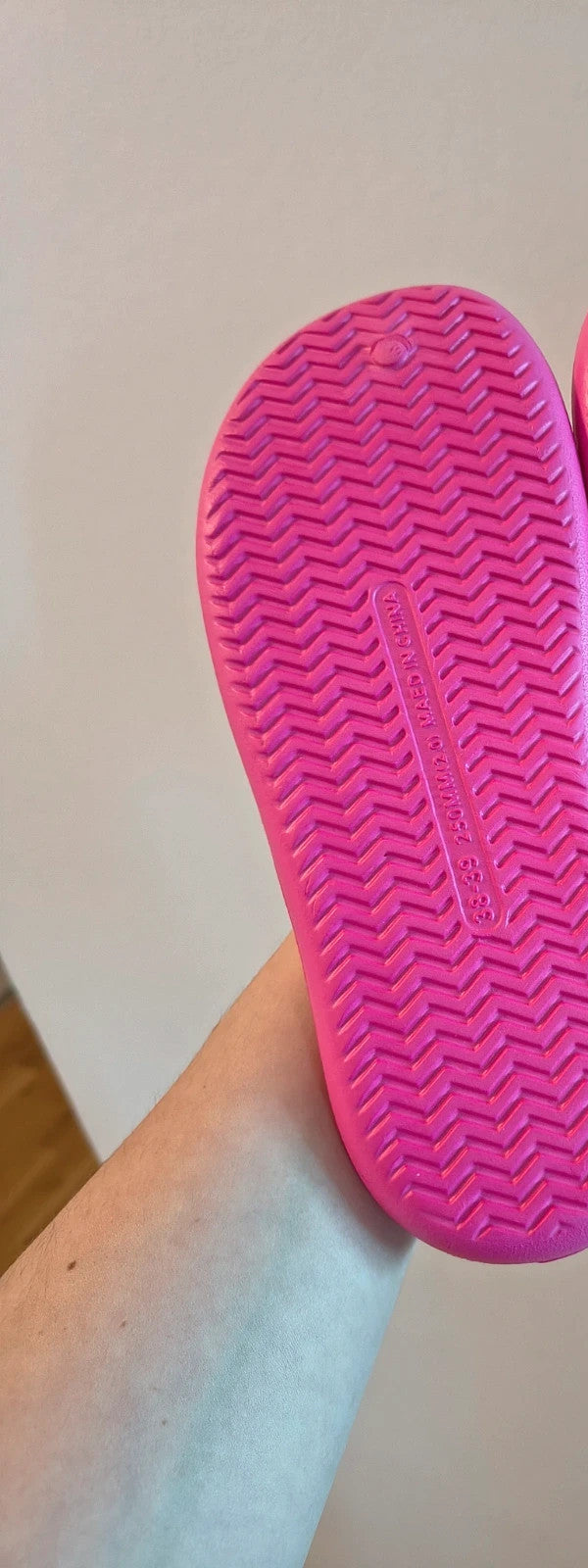 ALS pink slides synthetic material with toe separator design.