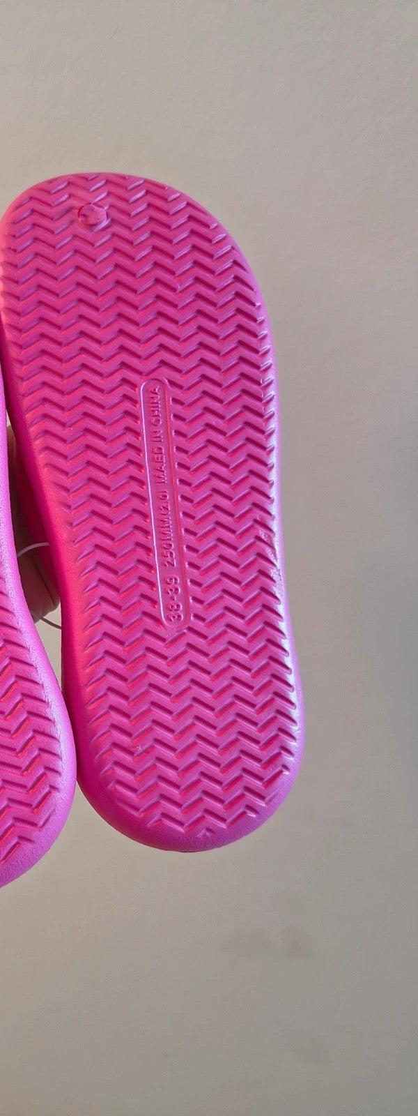 ALS pink slides synthetic material with toe separator design.